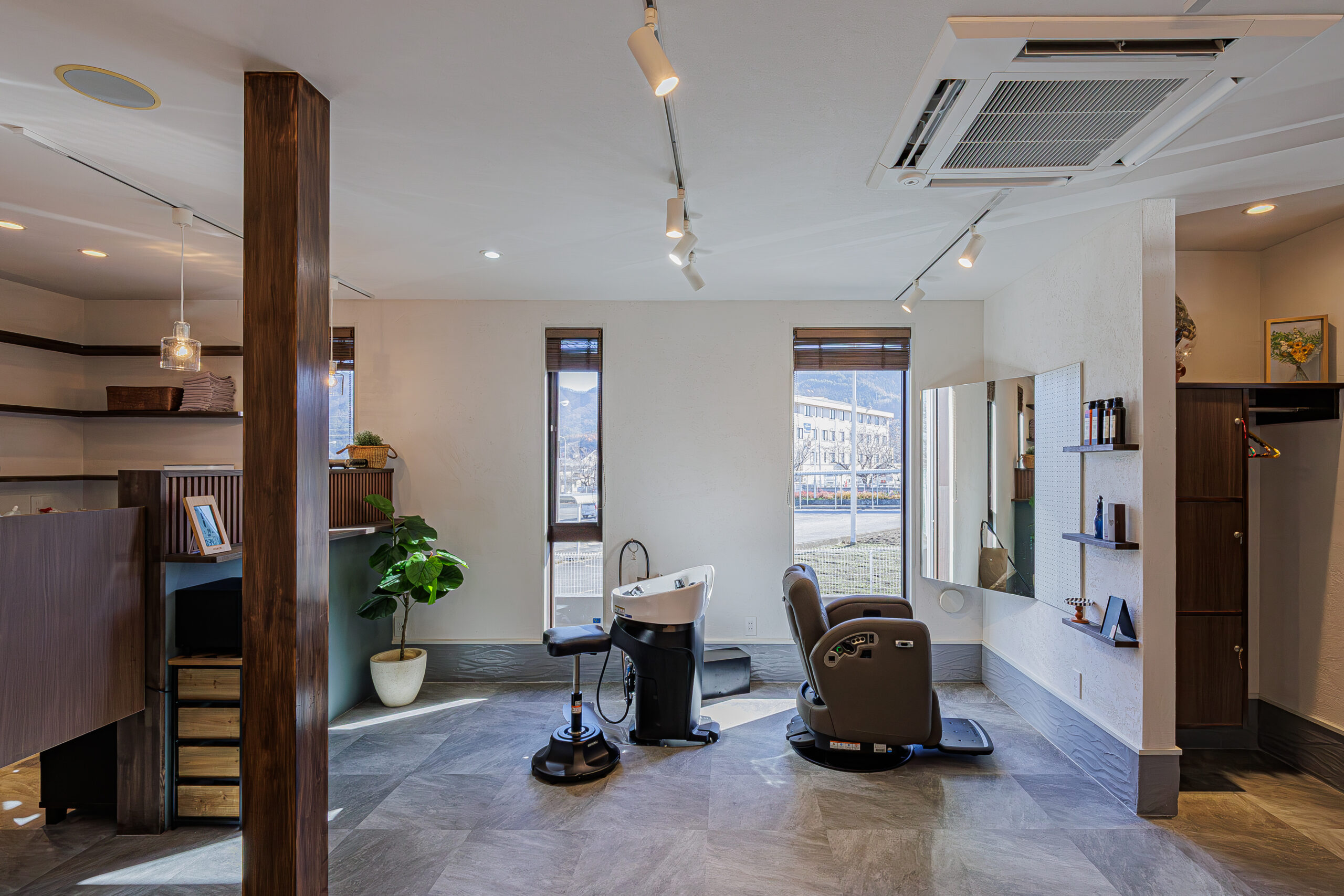 富士吉田市下吉田美容室・美容院|ViVACE(ヴィヴァーチェ)